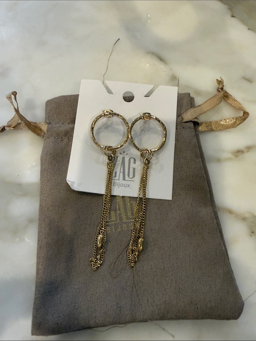 ZAG bijoux Gold Hoop Earrings with Chain Tassels
